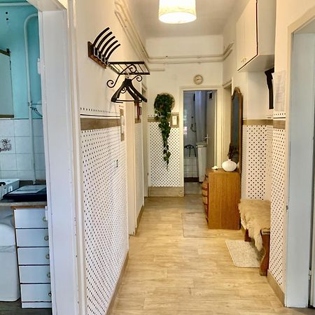 Grany'S Retro Guesthouse Near Budapest Airport Vecses Ngoại thất bức ảnh