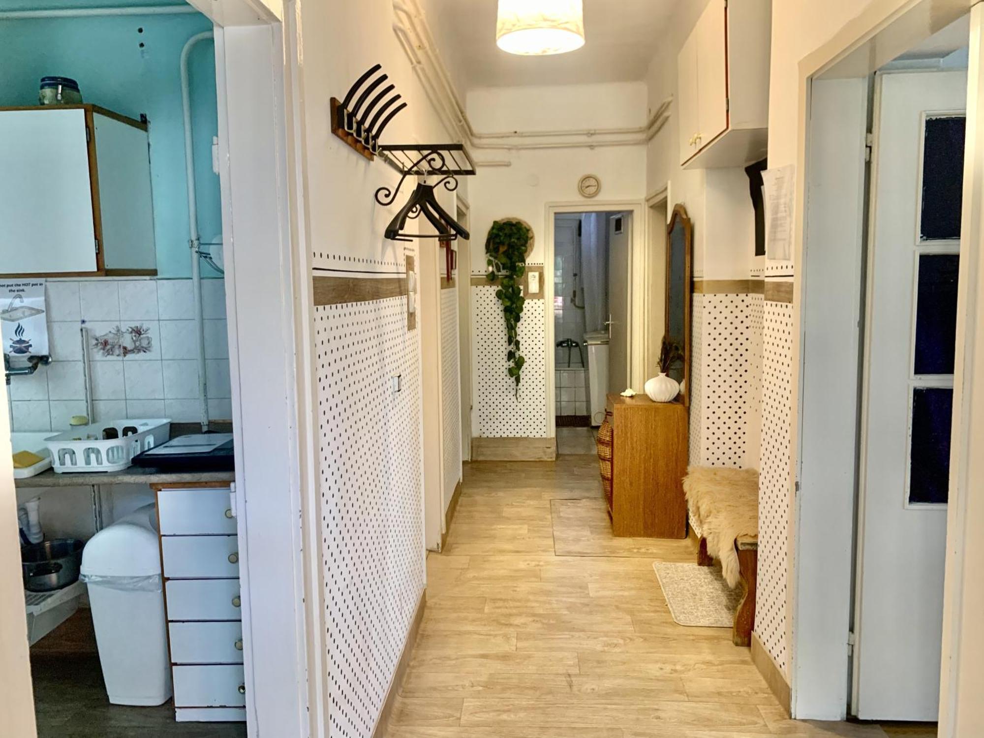 Grany'S Retro Guesthouse Near Budapest Airport Vecses Ngoại thất bức ảnh